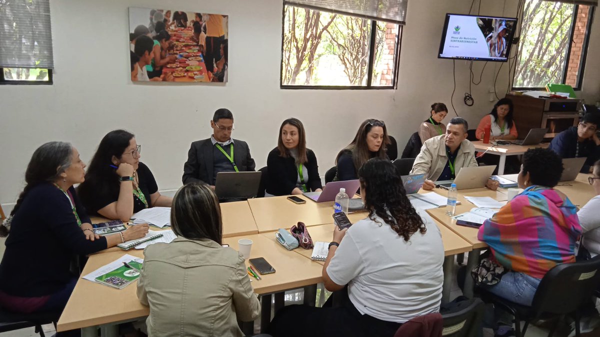 #SINTRABIENESTARINFORMA Se desarrolla Mesa Técnica de Nutrición entre SINTRABIENESTAR y la administración general del <a href="/ICBFColombia/">Bienestar Familiar | ICBF</a>. Exigimos condiciones dignas de trabajo y personal suficiente para tener una carga laboral adecuada 🔥🚨