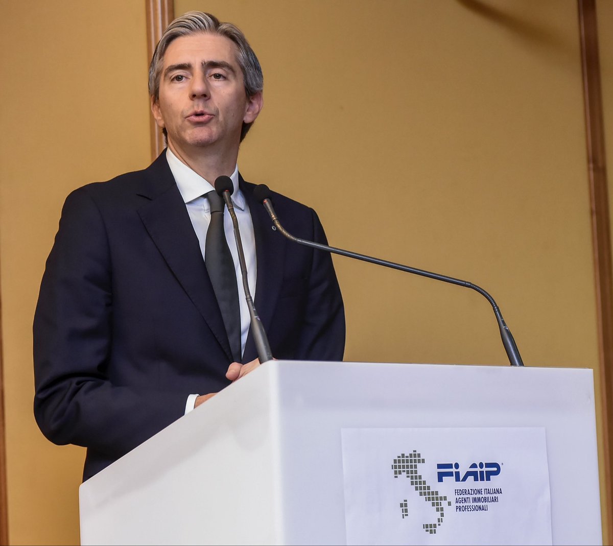 GbBaccarini's tweet photo. Ufficializzata la nomina di ‘Responsabile Nazionale Public Affairs e Relazioni Istituzionali FIAIP’

‘Accolgo con entusiasmo e senso di responsabilità questo nuovo incarico, ringraziando per la fiducia  il Presidente Nazionale e l’intero Comitato Esecutivo’ https://t.co/xTQXkk7bMR
