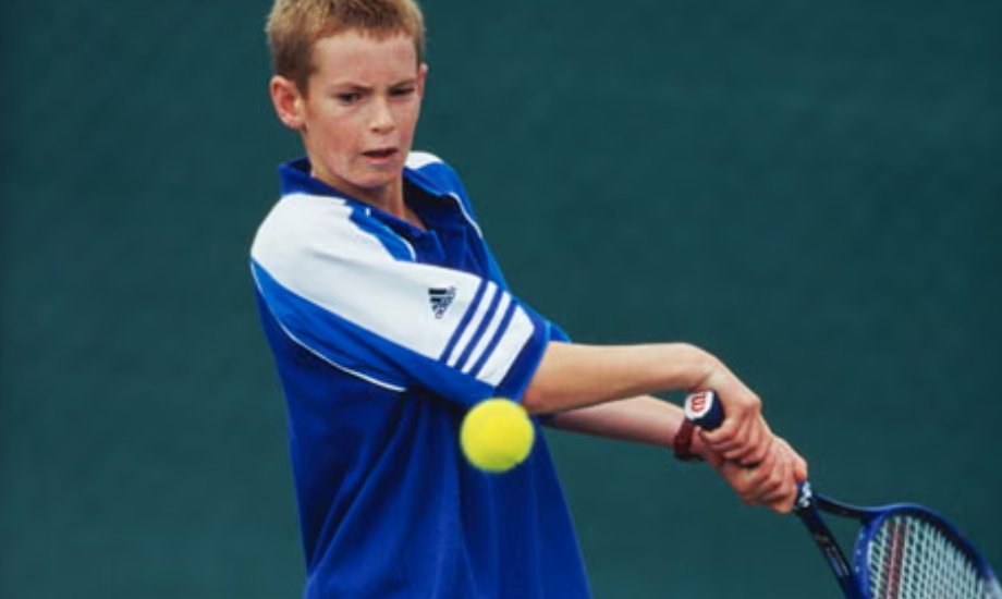 TennisNewsPaper's tweet photo. Guess who? Blast from the past
@andy_murray #tennis https://t.co/TwztWkye2e