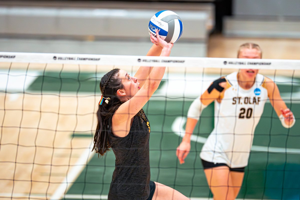 St. Olaf Athletics tweet media