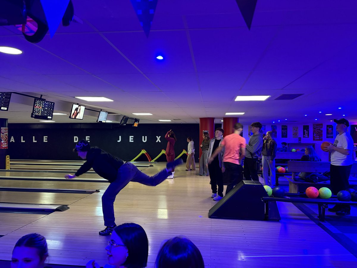 Change of sports last night. Bit of bowling and fun after a big day on the slopes. <a href="/HeoldduCS/">Heolddu Comprehensive School</a>