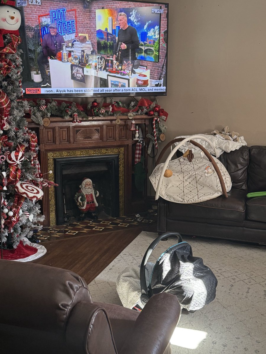 Alexander1221's tweet photo. @PatMcAfeeShow yes there’s a baby in there. And yes he loves watching @PatMcAfeeShow always locked in. 👊🏼 https://t.co/M1mo0lBk2A