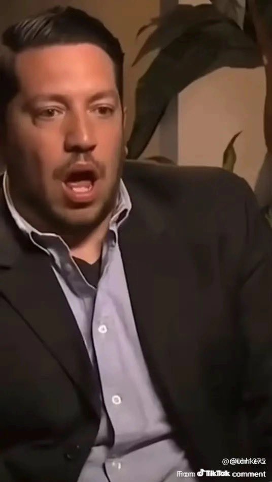 my roommate was talking abt season 2 last night and she brought up santos and whitaker living together and goes “they’re gonna end up sleeping together” WHAT???? THAT IS A LESBIAN AND A GAY MAN