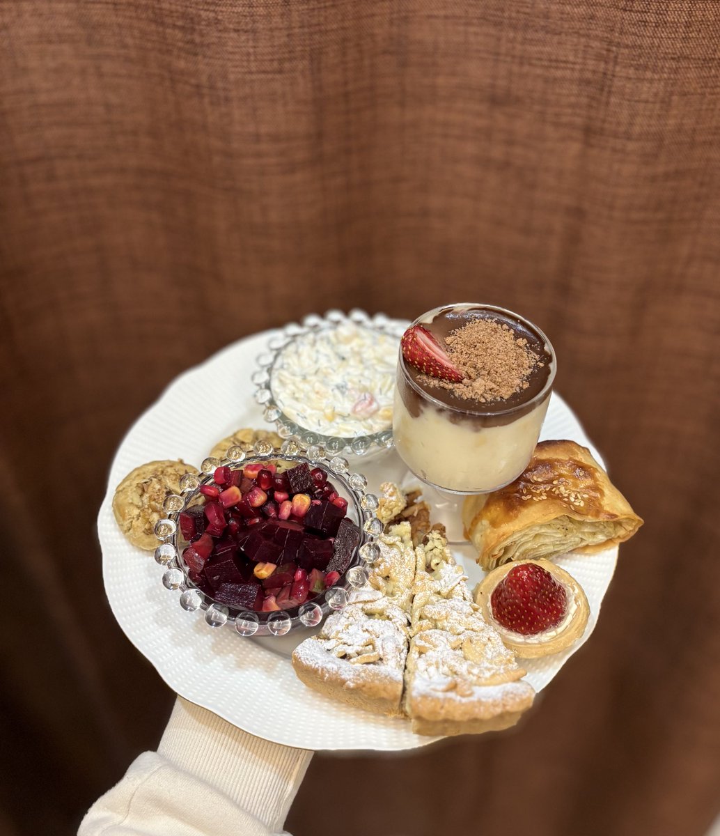 çayı şekersiz içmekle avunurken bizim tabaklar