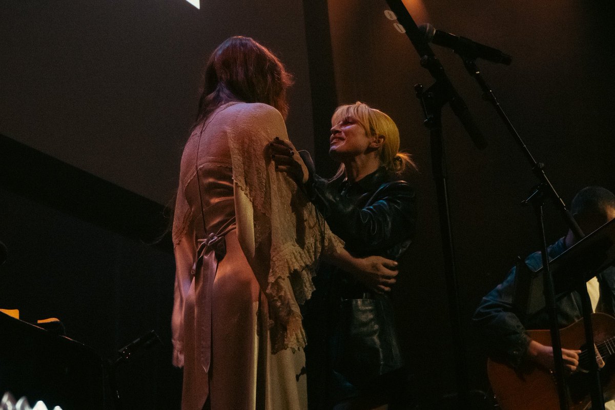 hannahcroteau's tweet image. florence welch and hayley williams at 11th annual ally coalition talent show :)