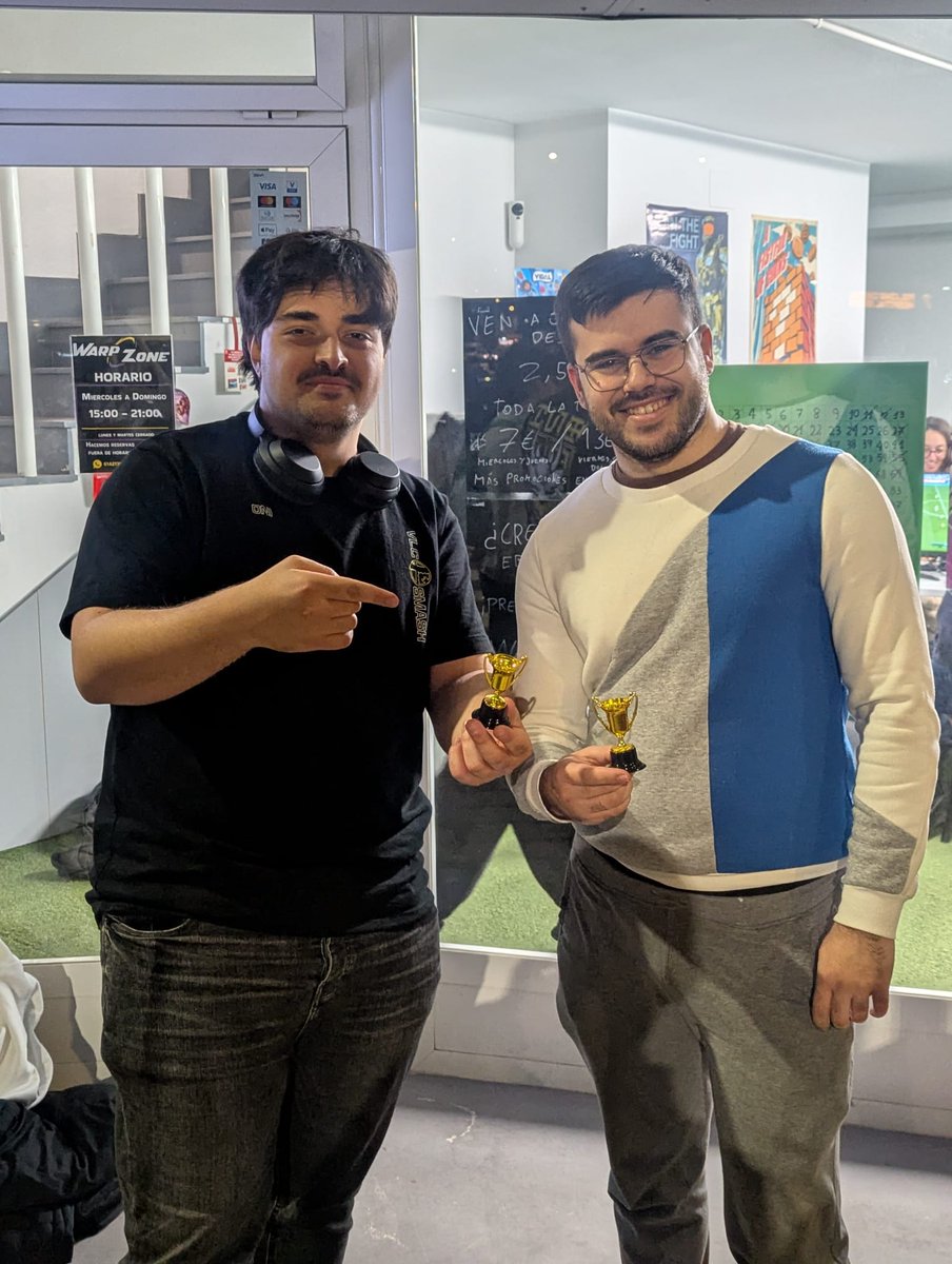 ¡Aquí están los resultados del Blazing Series 9!

🥇 <a href="/Oni_IcyK/">Onł</a> 
🥈 <a href="/jupinya_/">JupiNya</a> 
🥉 <a href="/samuttm/">samu</a> 

Y también hay que felicitar al ganador de la Amateur Bracket, el increíble <a href="/PRIME1664/">PRIME</a> 

Muchas gracias a todos por venir. ¡Nos vemos el próximo año con más smash!

¡Felices fiestas!