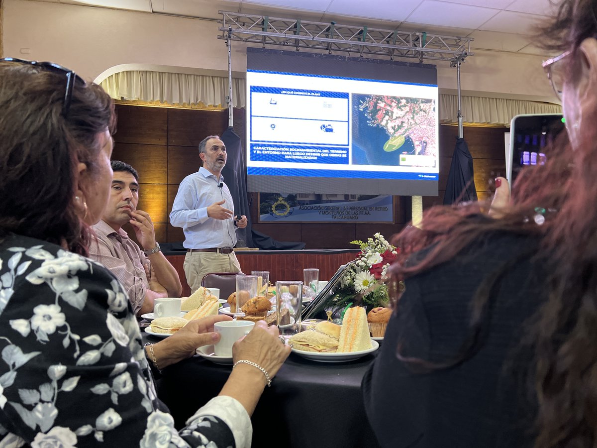 Cerramos este activo año con un nuevo encuentro con nuestra comunidad social. Repasamos el trabajo colaborativo que hemos desarrollado con las y los dirigentes y el proceso de la nueva licitación del puerto de San Vicente.