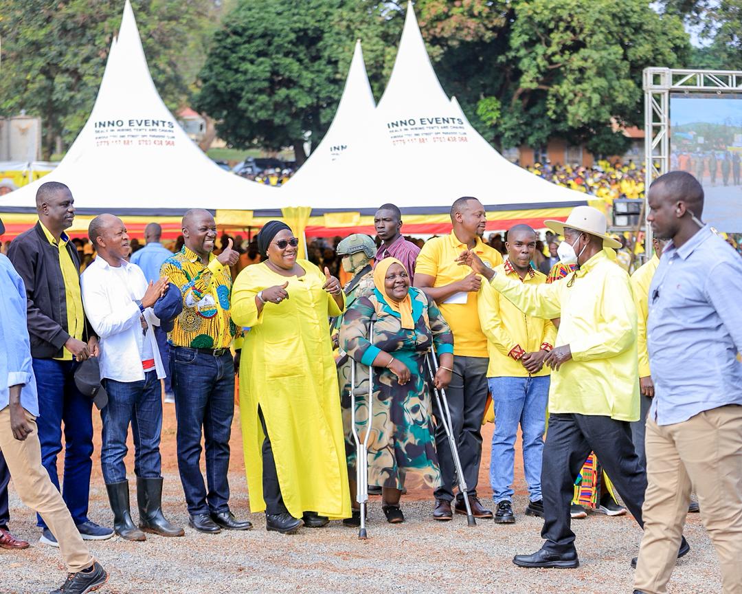 kabandamajwega's tweet photo. In Kiboga, thousands gathered as President @KagutaMuseveni highlighted the heavy cost of wrong choicesโfrom Independence in 1962 to the wars of 1966โ1986. Uganda paid dearly for poor decisions.
Choices matter. Decision-making must not be taken lightly. NRM is capable.
#VoteM7 https://t.co/b8MgMeKchd