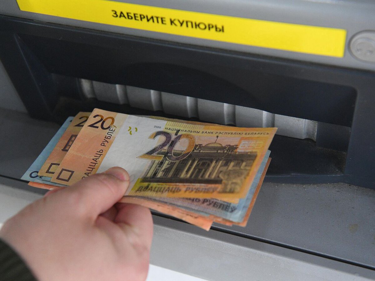 Белорусов призвали запастись наличкой на несколько дней

Два крупнейших банка могут работать с перерывами:

qnt91x-c97-org.cdn.ampproject.org/c/s/qnt91x.c97…