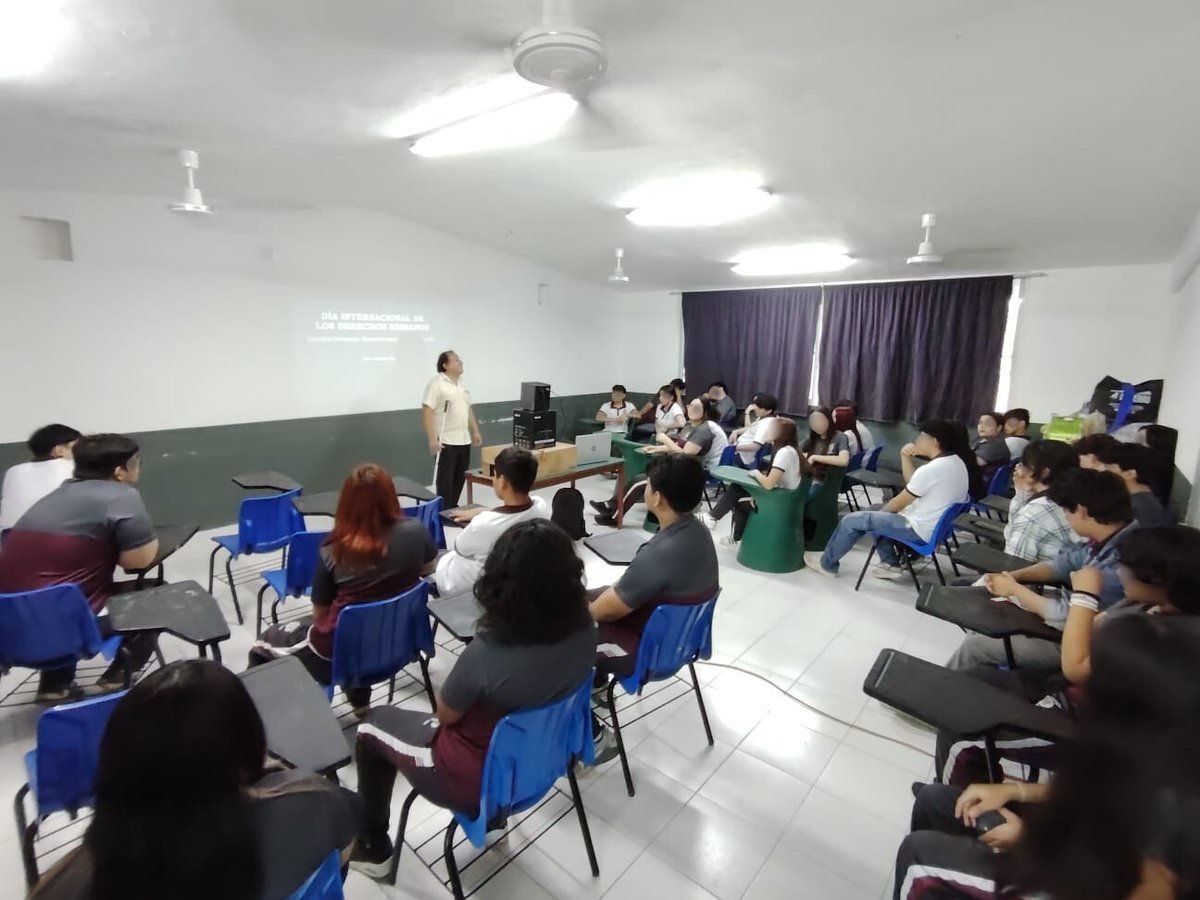 codhey's tweet image. Visitamos la Escuela Humberto Lara y Lara con el 1er semestre del Cbtis 305. El coordinador del Programa de Inclusión y Derechos de las Personas con Discapacidad de la CODHEY, Rodrigo Chan Cua, habló de resistencias, DDHH e inclusión real: en la escuela y en la vida.