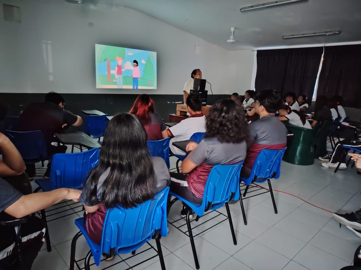 codhey's tweet image. Visitamos la Escuela Humberto Lara y Lara con el 1er semestre del Cbtis 305. El coordinador del Programa de Inclusión y Derechos de las Personas con Discapacidad de la CODHEY, Rodrigo Chan Cua, habló de resistencias, DDHH e inclusión real: en la escuela y en la vida.