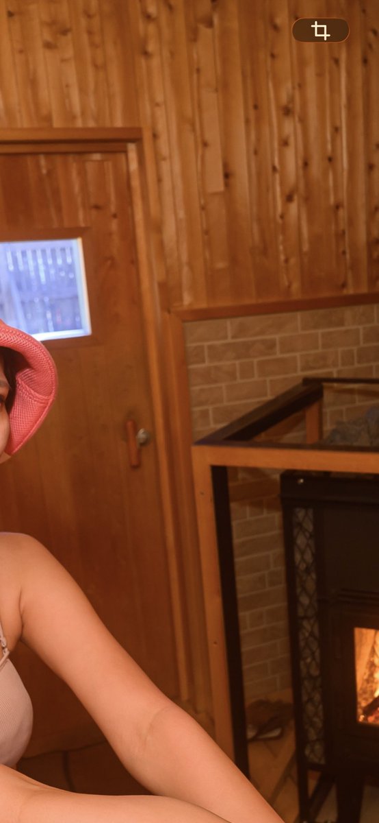 各サウナ室の取手の写真あるかな…っておもって私のフォルダ見返してみたんだけど…

当然のことながらサウナ室内の写真がメインで、入り口から撮っているのでほとんど写ってなかった😌

ただ、一部施設のやつを見るとまぁ基本やっぱり押してあけるやつだった