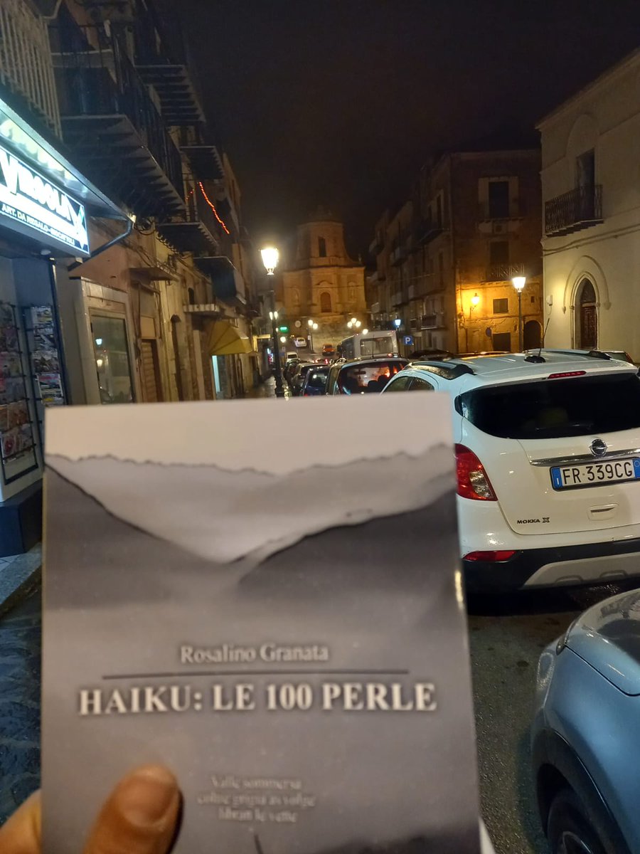 GranataRosalino's tweet photo. Anche al mio paese d'origine, #Casteltermini (AG), la mia raccolta #haikule100perle sta riscuotendo successo. Ringrazio di cuore il mio amico d'infanzia Serafino Messina per aver comprato il libro.
La poesia rende unica la vita.
https://t.co/xV87qQ7vbl https://t.co/EHnbgH3Ogx