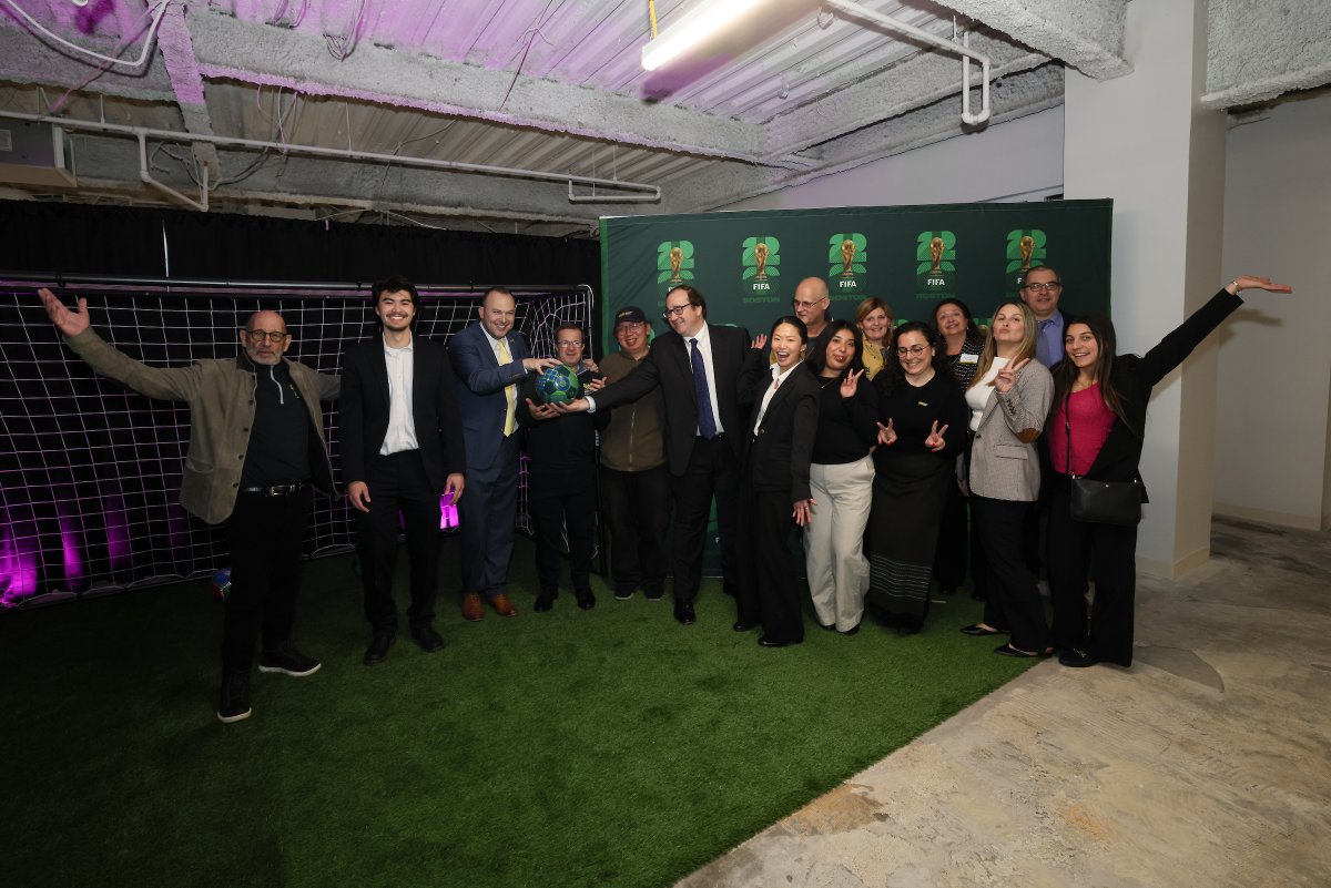 dtownboston's tweet image. Thank you for celebrating 15 years of serving the Downtown community! 🎉 Mayor Wu shared exciting plans for office-to-residential conversions and SPACE grants driving innovation. Here’s to a vibrant future for Downtown Boston!💫 #DowntownBoston #15Years #Placemaking