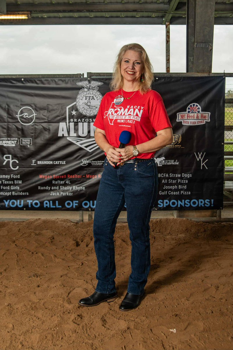 VoteRoman's tweet image. I had the honor of singing the National Anthem for the Future Farmers of America at the Brazoria County Fairgrounds in Angleton and was humbled to also offer the opening prayer.  Honored to support an organization that strengthens character and leadership in our youth.