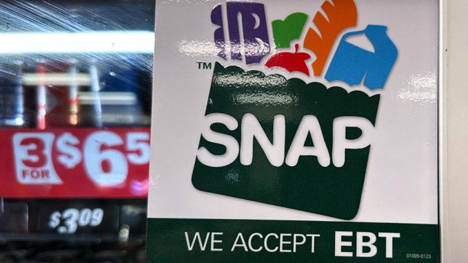 obsstaffer's tweet photo. 🚨 BREAKING: It’s been confirmed that 18 STATES are BANNING SNAP from being used on junk food.

HUGE MAHA win. https://t.co/278OgWWZWz