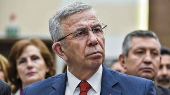 SONDAKİKA

MANSUR YAVAŞ İÇİN BİR SORUŞTURMA İZNİ DAHA!

<a href="/ankarabbld/">Ankara Büyükşehir</a> si Mezarlıklar Daire Başkanlığı’ndaki “bardak vurgunu” diye bilinen yolsuzluk iddiaları ile ilgili Ankara Cumhuriyet Başsavcılığı tarafından yürütülen soruşturmada FLAŞ bir gelişme yaşandı.
<a href="/ankaracbs/">Ankara Cumhuriyet Başsavcılığı</a> nın