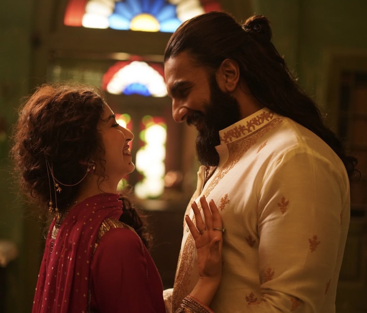 Я действительно не готова к сцене во второй части фильма, когда Ялина  узнав что Хамза шпион задаст ему вопрос: Ты действительно любил меня, или я была всего лишь часть твоего плана? #Dhurandhar