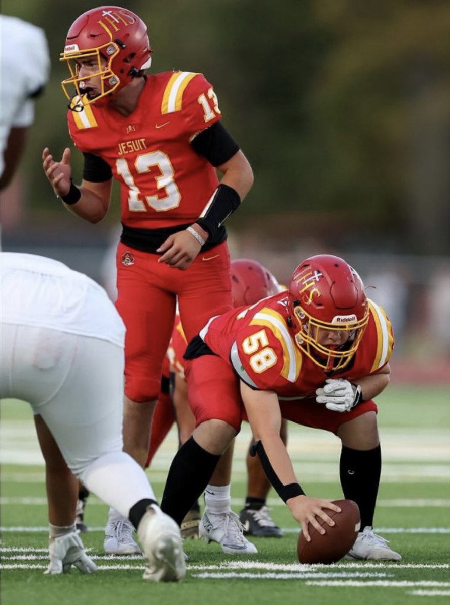 Haynes_Austin21's tweet photo. Really enjoyed playing for my brothers @Jesuitsacfball  3 years down 1 to go.  Had really good growth this year. Grateful  for the SFL All League Honorable Mention team. Can’t wait for next season. @ScottHay10  #MenforOthers https://t.co/TqZlokuibR
