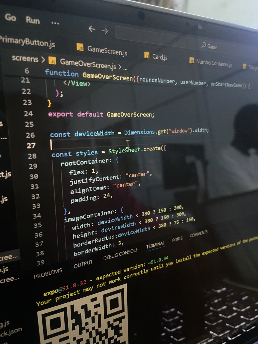 L_u_m_i_n_a's tweet image. What’s one thing you wish you knew before getting into tech? 👨🏽‍💻👩🏾‍💻 Drop your answers — someone out there might need it! 💡 #TechTwitter #DevLife #CodeNewbie