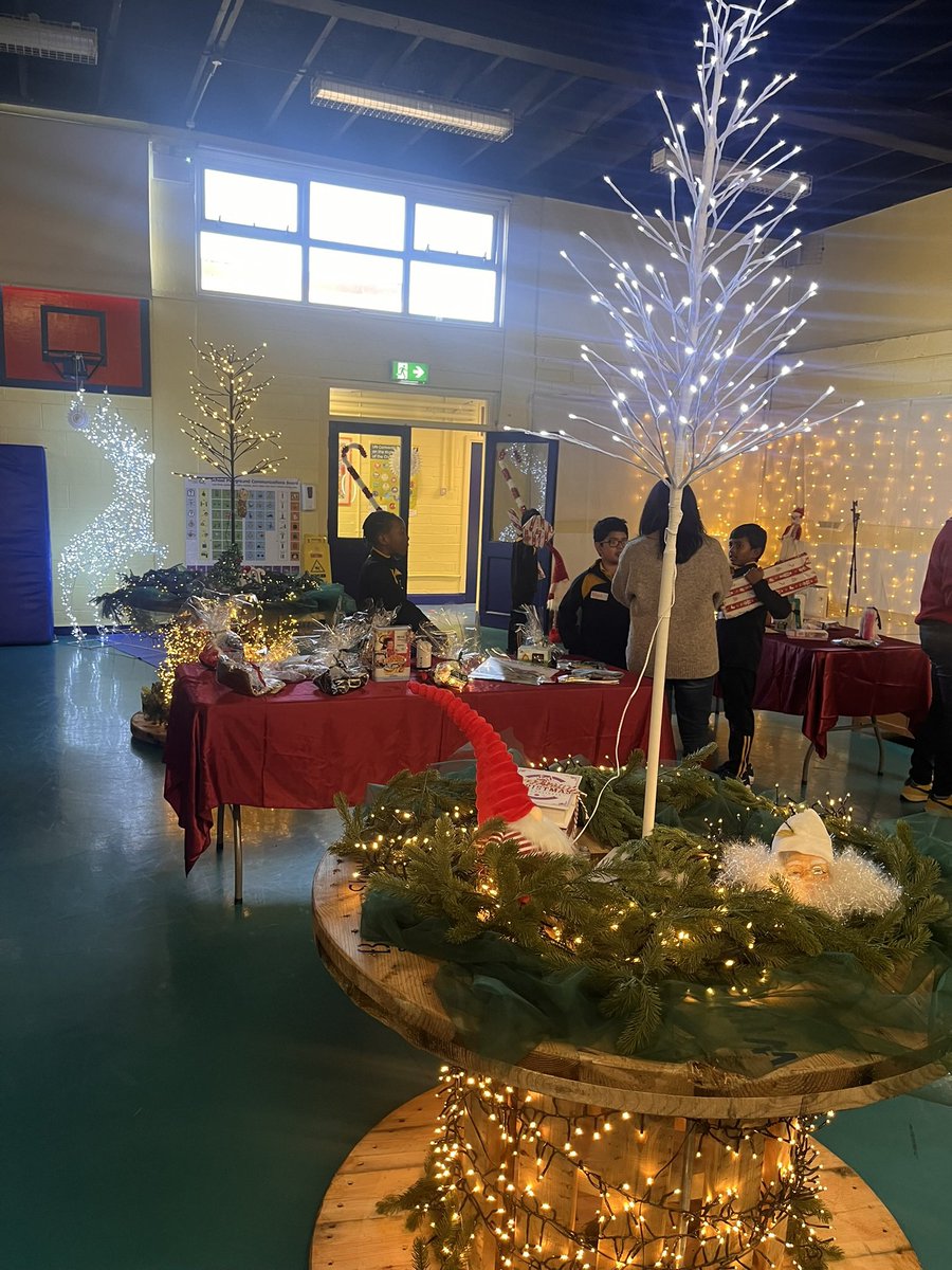 of_wedgewood's tweet image. Fabulous day in QofA today. A Winter Wonderland was created by our amazing Parents Association led by Eva. Thank you all so much. 
Even had a visit from local councillors Lettie McCarthy and Pierce Dargan
#Christmas #dlr #lettiemccarthy #PierceDargan
