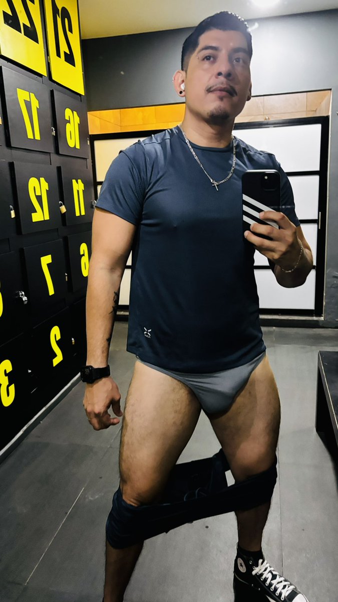 RayShMaIn's tweet photo. Hoy me gustó mucho, como se ve veían las piernas 🙃 ojalá y así dudaren grandes y no solo cuando las entreno jejeje. https://t.co/EdqlcIwiv3