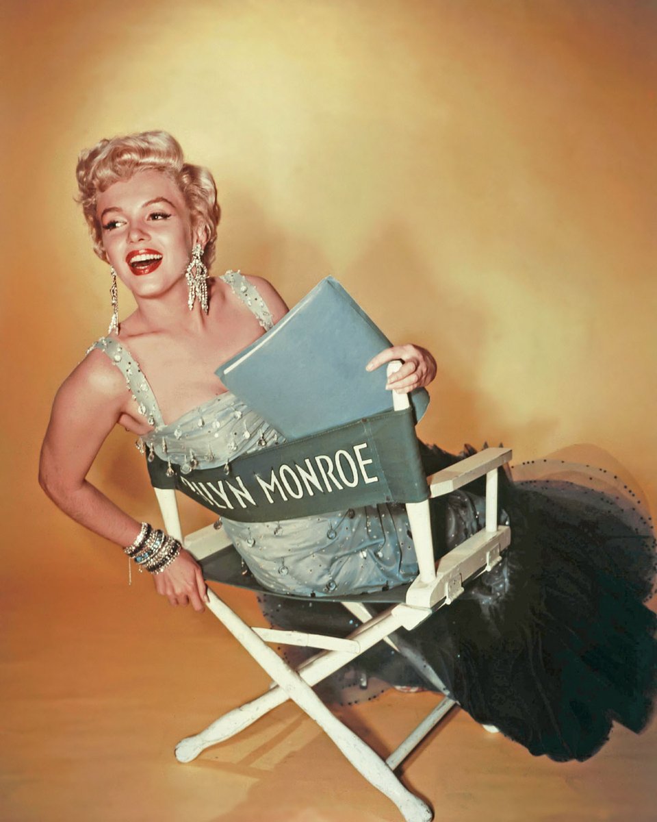 Today marks the 71st anniversary of “There’s No Business Like Show Business”! ✨

📸: #BernardOfHollywood

#MarilynMonroe #Icon #Star #Photography #Styling