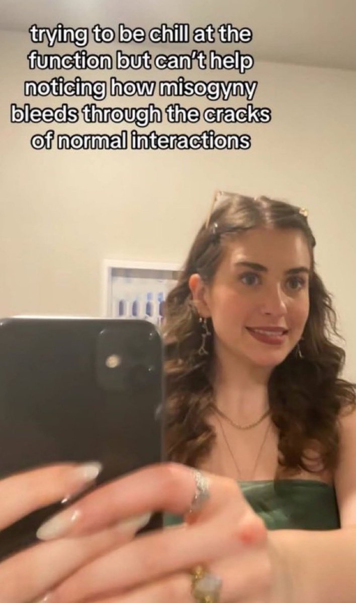 clairoctl's tweet image. longe de mim defender carol prado mas caraca ne