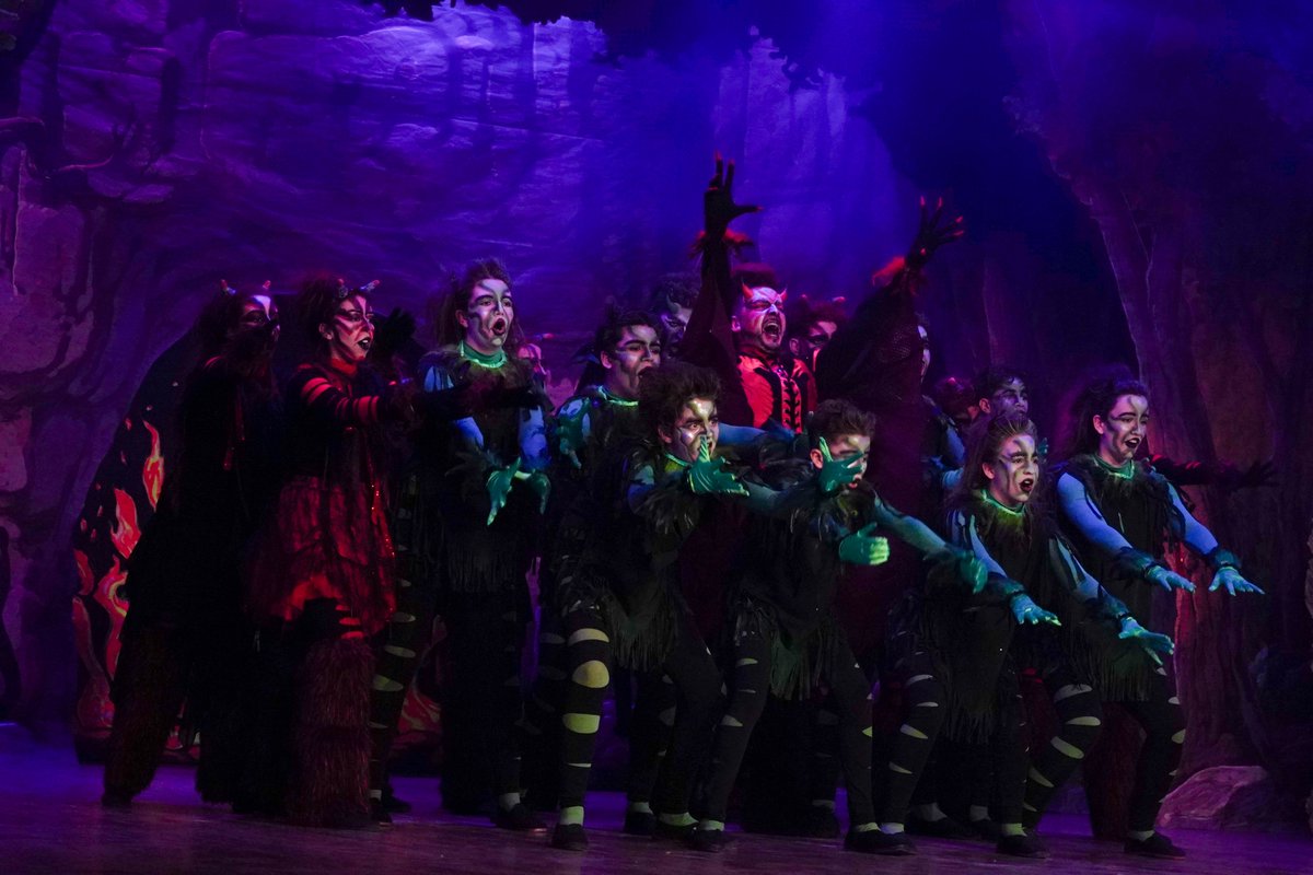 Som el foc, el llamp i el tro! 🔥 De ben segur, aquest és un dels moments més espectaculars de Satanàs, Llucifer, els Pecats Capitals i les fúries infernals! 

I per tu, quin és el moment més emocionant dels Pastorets? 💬

📸 Sergi Galindo

#PastoretsSúria #PastoretsCat