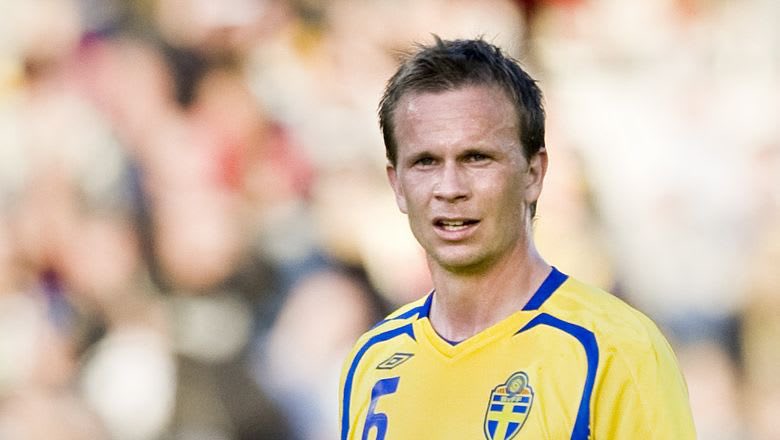 kikkertsvingen's tweet image. Luke 16 - Tobias Linderoth

3 sesonger, 79 kamper, 10 mål og 5 assist. Elegantieren fra Sverige som bærer et meget pent navn - Tobias Jan Håkan Linderoth. Spilt i blant annet Galatasaray, Everton, FCK og drøssevis av landskamper. Vi hentet han for 5 millioner, og solgte for 35.