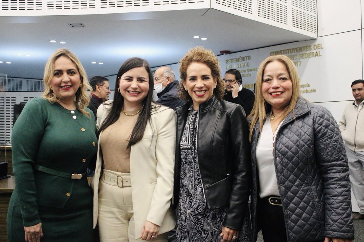 diputadavero's tweet photo. Aprobado por unanimidad Presupuesto 2026 📊

Una decisión responsable que impulsa el desarrollo de Querétaro y pone al centro a las familias queretanas. 🤝 #SiempreContigo✌️ https://t.co/5zjvNRYBgk