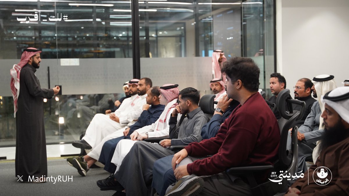 MadintyRUH's tweet image. جانب من ندوة "10 طرق لزيادة دخلك"
@mdarrab