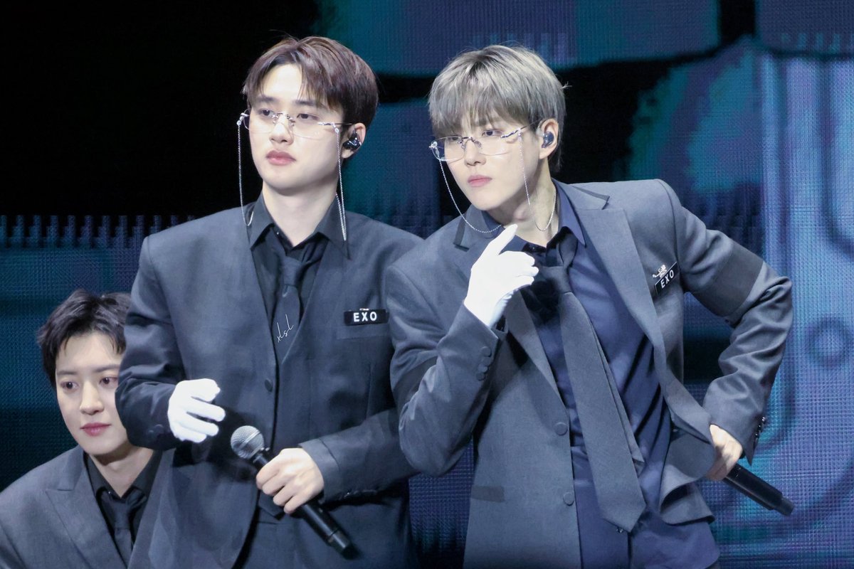 yihanhan_'s tweet photo. 251214 EXO'verse 
Anyway EXO is my home
#EXO #EXOverse #EXOverseFanmeeting https://t.co/0tuopS7d97