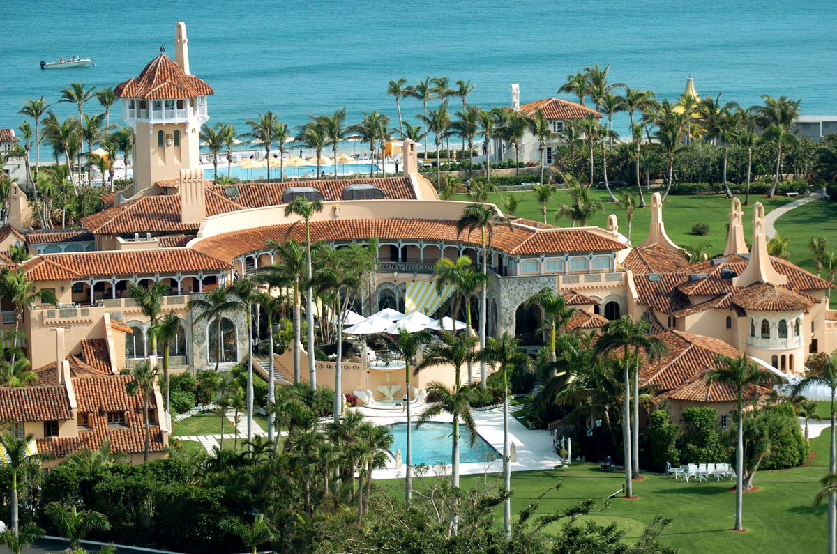 EricLDaugh's tweet image. 🚨 BREAKING — IT’S OFFICIAL: A bombshell memo was just dispatched to Congress finding the Biden FBI DID NOT find PROBABLE CAUSE to raid Donald Trump’s Mar-a-Lago, but prosecutors did it anyway.

CONSEQUENCES are needed.

This is an unprecedented miscarriage of justice.