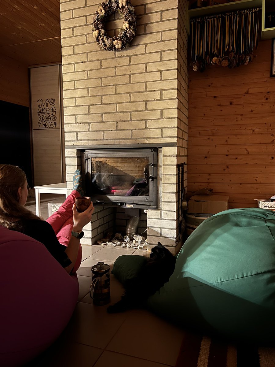 Сидим дівочою компанією 😁