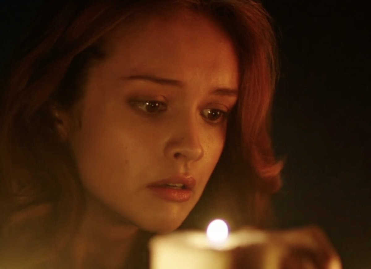 glindacent's tweet image. younger alicent and older alicent at the sept.... the concept....