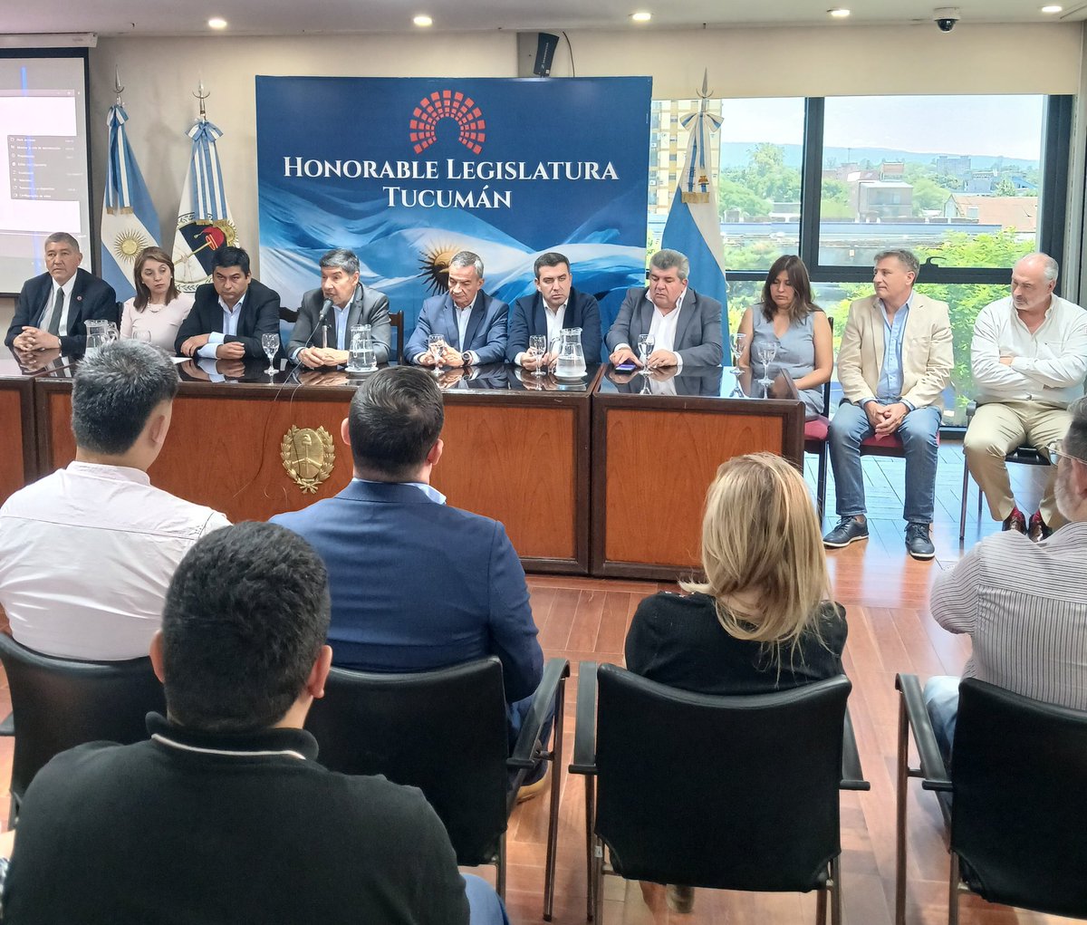 Participamos del acto de cierre de la Comisión de Econ. y Prod. de la <a href="/LegislaturaTuc/">H. Legislatura Tuc.</a> 📈⚙️

El encuentro fue encabezado por el vicegob. y pdte. de la Cámara, <a href="/AcevedoMiguelok/">Miguel Ángel Acevedo</a>, junto al titular de la comisión, Leopoldo Rodríguez.