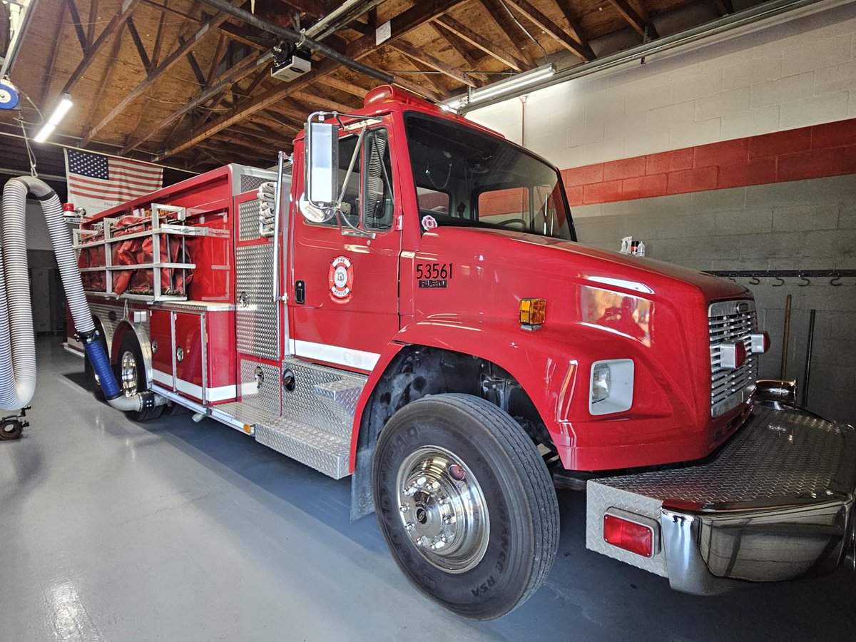 🚨 #MSBUMonday: Station 24 – Floral City
🚒 Engine 24 (2021) – new
🛠️ Reserve Engine (2009)
🌲 Brush 24 (2003) – 21 yrs old
🛢️ Reserve Tanker (1997) – 27 yrs old
💡 MSBU = 10-yr plan for safe, reliable fleet
#CCFR #PublicSafety #FireRescue