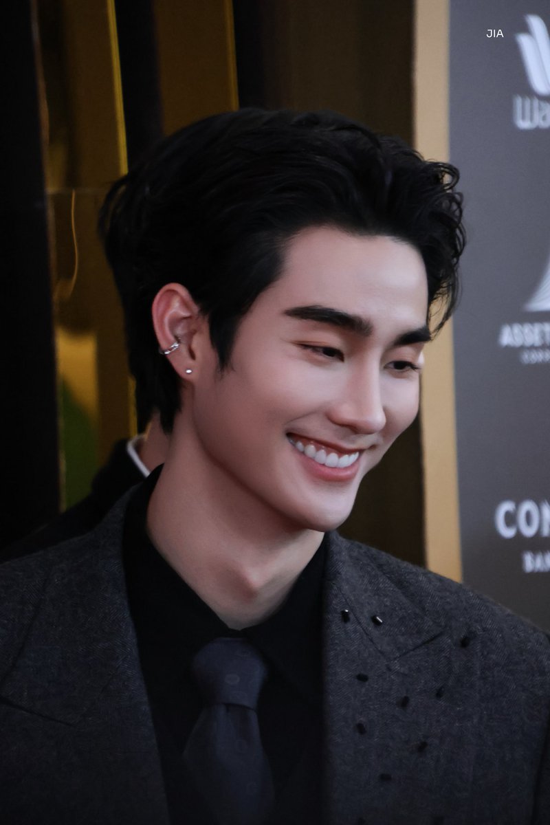 FORC_JIRAT's tweet photo. #ฟอส #fforce_ #Fossu
🥰 Me encanta el peinado que le hicieron y esa sonrisa.
♥️ #Force 😻💘
#PersonOfTheYearAwards2025 https://t.co/J8qP2E2eN9