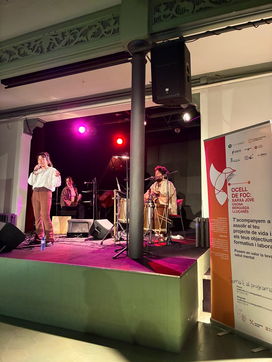 MontseAyats's tweet photo. Vespre bonic avui al @casino_vic ! Darrera sessió del cicle #CuidemNos @AteneudeVic Amb conversa de @laclotavic #OcellDeFoc #GegantsiGrallersCarrerRiera #GrupSardanistaRiallera @SagalsdOsona i música del grup #Goig 😍 @vic_cultura https://t.co/yezv1VL2NJ