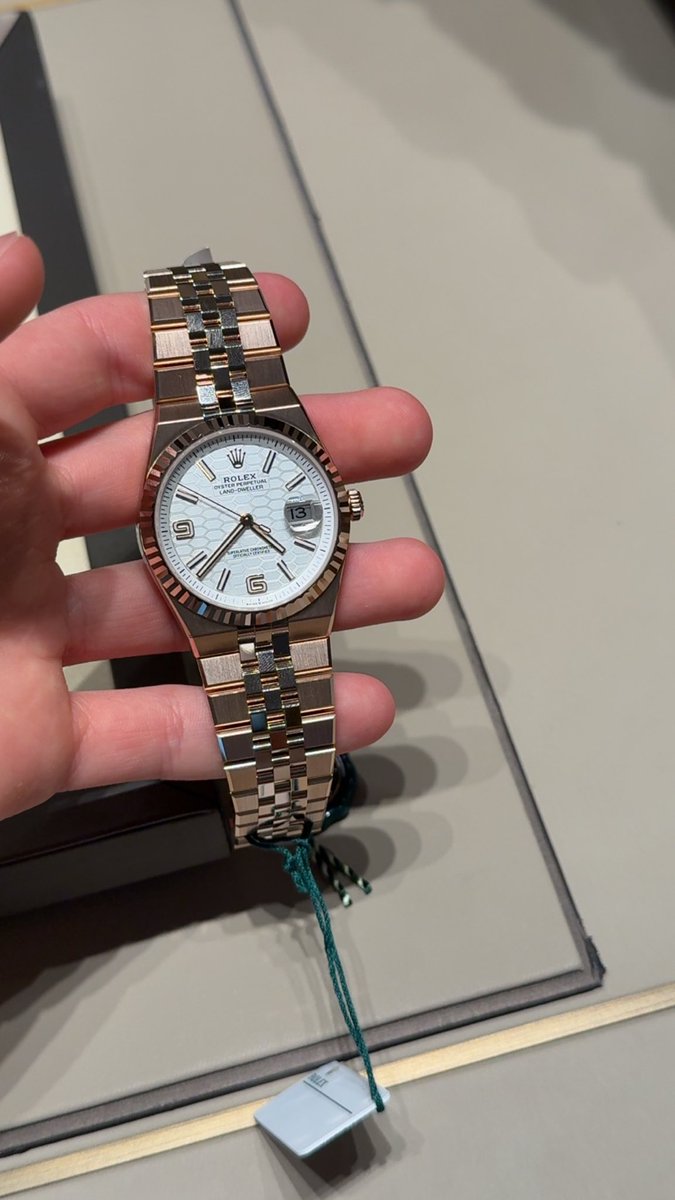 GoatSedfyy's tweet photo. Rolex Land-Dweller R.127234 and R.127335 https://t.co/UJKJel6W6S