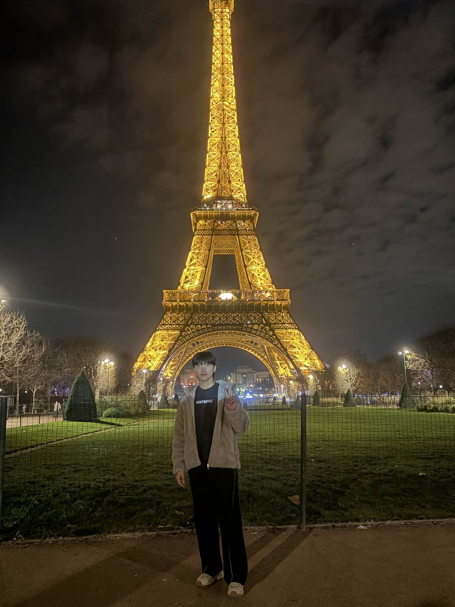 CannaXDXD's tweet image. Which one is Ai ?