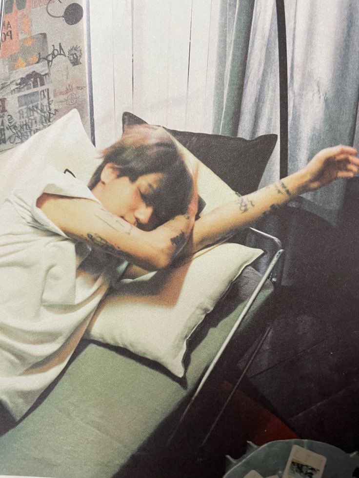 COFFEE_D_CLOUD's tweet photo. 예성 바닥에 붙여야... https://t.co/3zEYmBup27