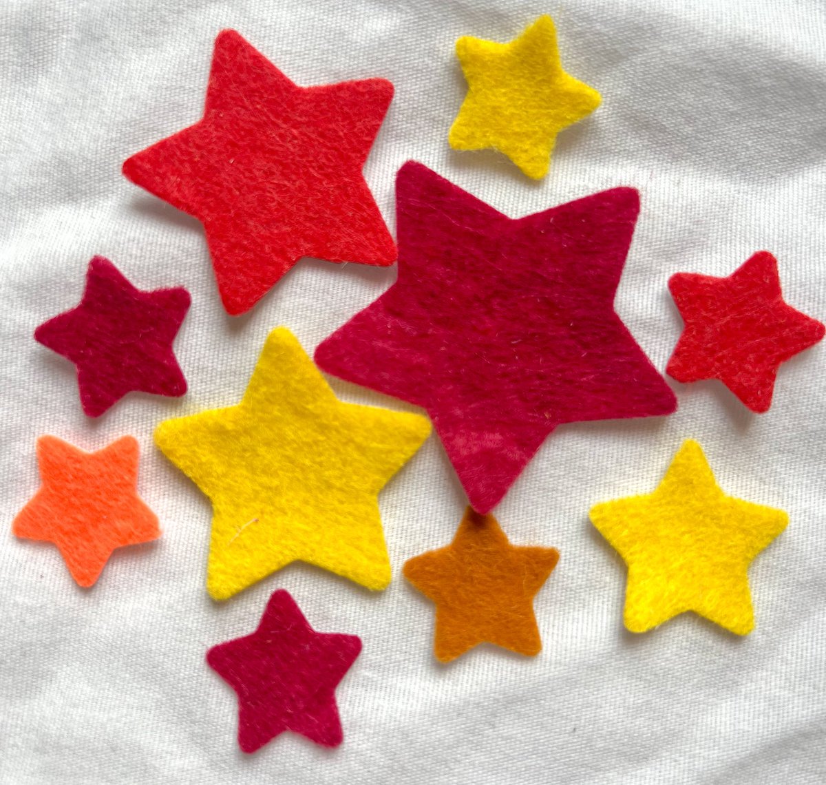 astraeagoods's tweet image. LOOK HOW CUTE THESE LIL STAR PATCHES ARE