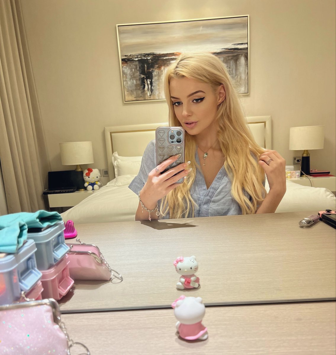 Eva 🖤 tweet media