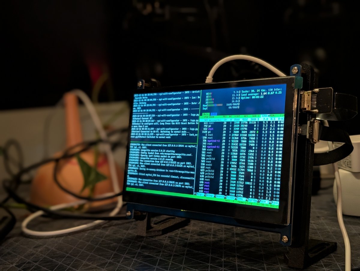 A portable PI MQTT broker - for when you need it .. 
gist.github.com/dattasaurabh82…