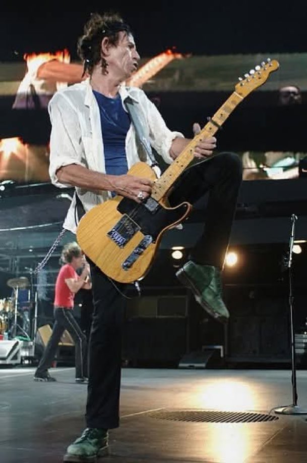 pandapadilla's tweet image. Parece que Keith ya no puede . . . 

¡ Triste ! 

#KeithRichards #TheRollingStones #Touring