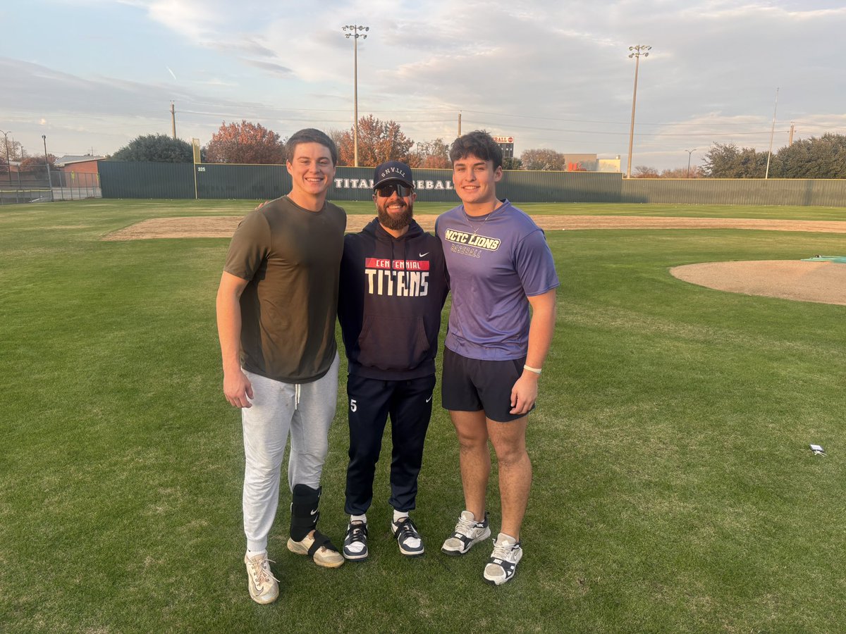 Cen10 Titans Baseball tweet media