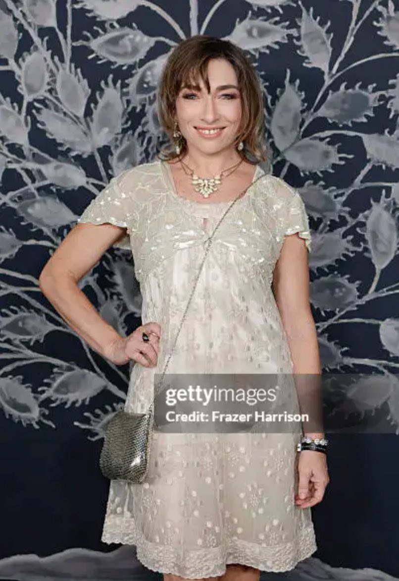 naomiwgrossman's tweet image. Served chaste realness at #thetestamentofannlee #redcarpet #premiere Sunday. Took all the pics, shook all the #shakers, and was especially delighted to catch up with HIM Movie director, @Jtip! Bless thee, @searchlightpics for the invite!