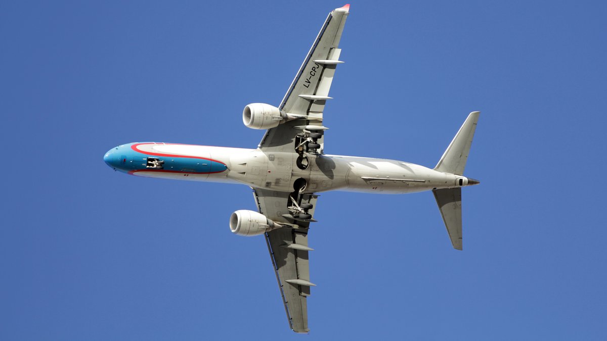 Aerolíneas Argentinas EMBRAER 190 LV-CPJ. Bahía Blanca, 16 de diciembre del 2025. <a href="/embraer/">Embraer</a>